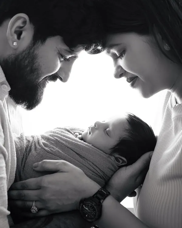This is what it's all about. The quiet moments, the overwhelming love, the feeling of holding your entire world in your arms. We create a calm space for you to just be with your baby, and I capture the beginning of your family's story.