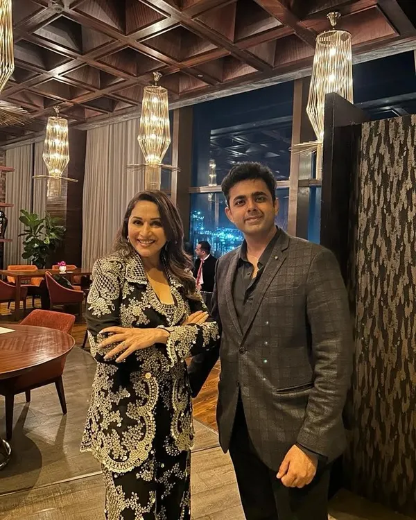 It was an electrifying weekend reading the mind of the dazzling Madhuri Dixit. I also had the chance to amaze the esteemed faculty of the University of Southern California (USC) at the same event.