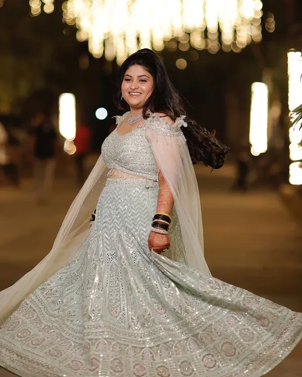 This is the energy I love to create. A soft, glowing sangeet look that is perfect for a night of dancing and celebration, ensuring you are the center of attention.