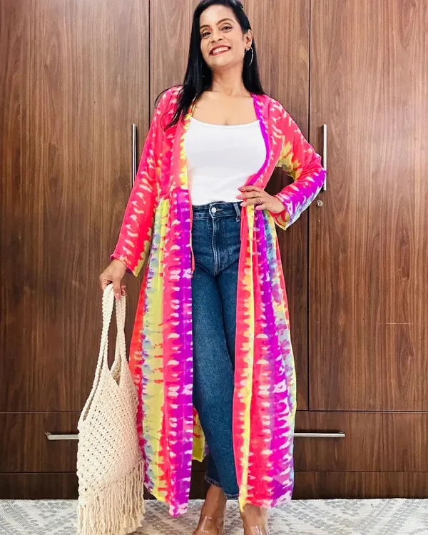 This is one of my favorite ways to see my bags being used! This off-white macrame tote is so spacious and strong, made with eco-friendly cotton thread. It’s perfect for a day out shopping or even a trip to the beach.
