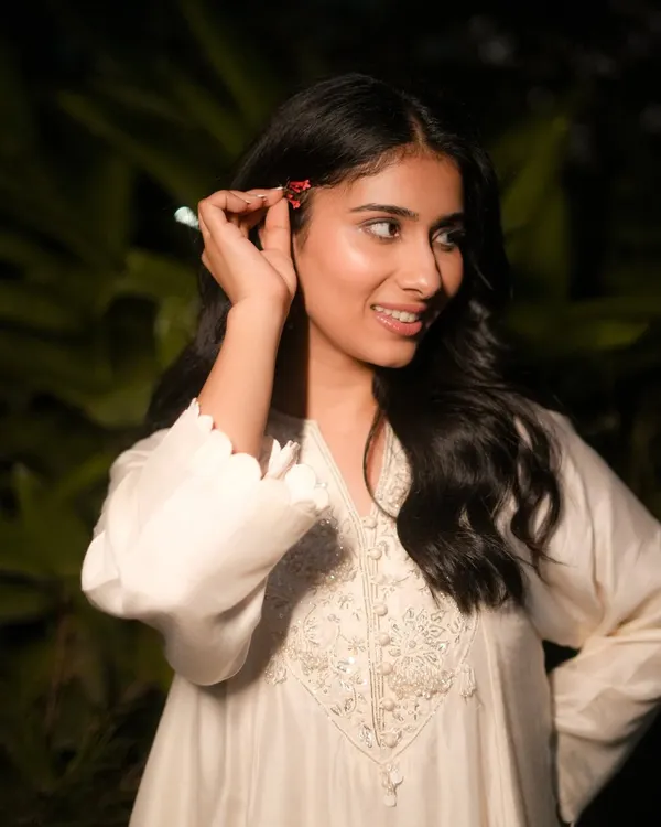 A lovely close-up of poet Nayab Midha before her performance at Spoken'25. I created a fresh, glowing look with clean skin, defined brows, and a natural lip color to ensure she looked radiant on stage.