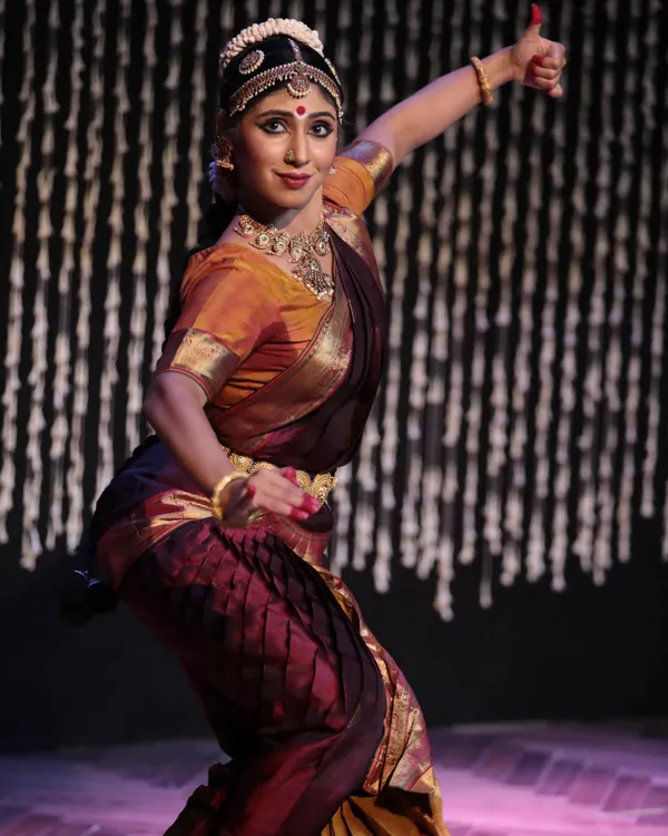 This photo captures a specific moment from the second jathi of a Reeti Gowlai varnam. A solo recital is a deep dive into the intricate rhythms and expressive storytelling of the traditional Bharatanatyam repertoire.