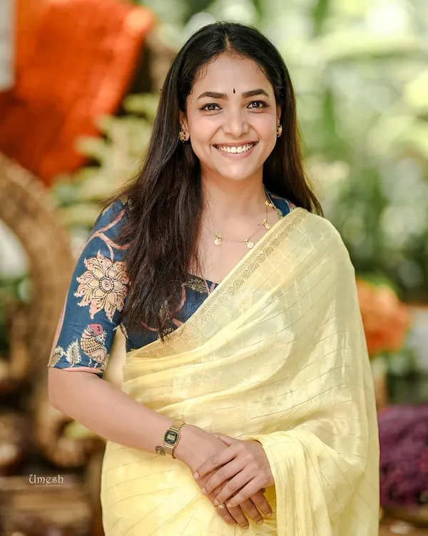 I just love seeing my clients shine. Here is the beautiful actress Likitha looking absolutely radiant in a light yellow saree from my collection. It’s perfect for those special, sunlit occasions.