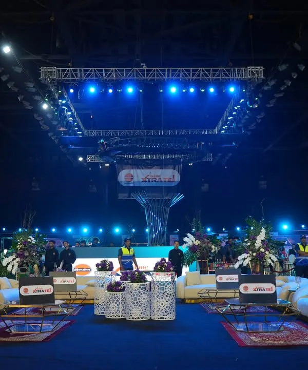 A wide view of a large-scale corporate event at the NSCI Dome. I designed the lounge seating areas and managed the overall production and fabrication for this high-profile India Luxe Gourmet event.