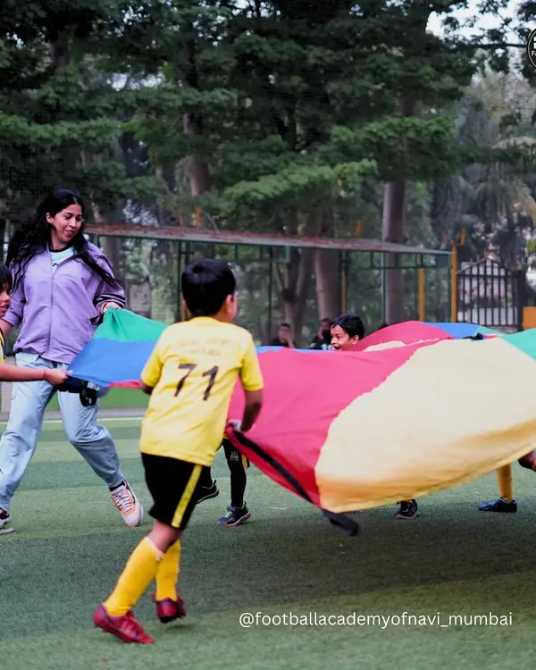 Teamwork makes the dream work, especially during our fun parachute games. These activities are perfect for teaching our younger players about cooperation in a playful way.