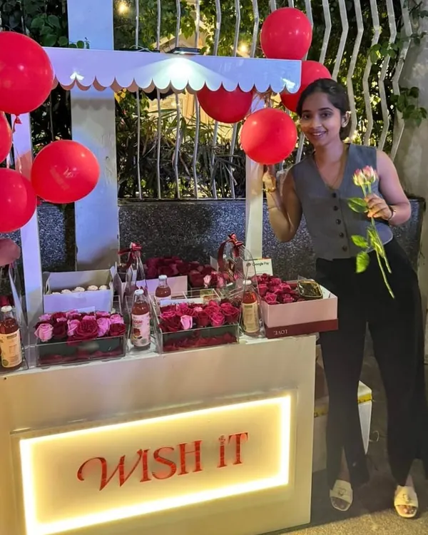 For a Valentine's Day event, we decorated our gifting kiosk with festive red balloons and stocked it with roses and romantic treats. This shows how easily the station can be customized to fit the theme and mood of your special occasion, whether it's a birthday, shower, or holiday party.