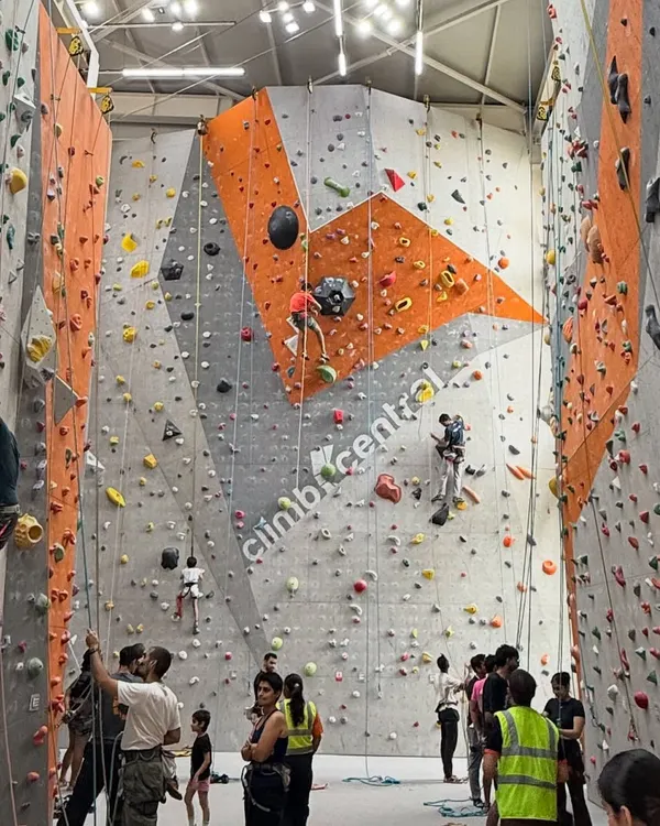 Welcome to Climb Central Delhi, India’s largest fully air-conditioned indoor climbing gym! This is our playground, with a huge variety of top-rope, auto-belay, and bouldering routes for everyone from first-timers to seasoned pros. We believe everyone can climb, and our massive facility is built to prove it.