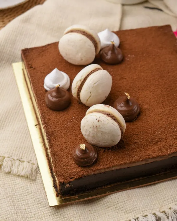 True chocolate decadence. Our Espuma cake is for serious chocolate lovers, with layers of rich mousse and a dusting of cocoa. We also make an eggless version.