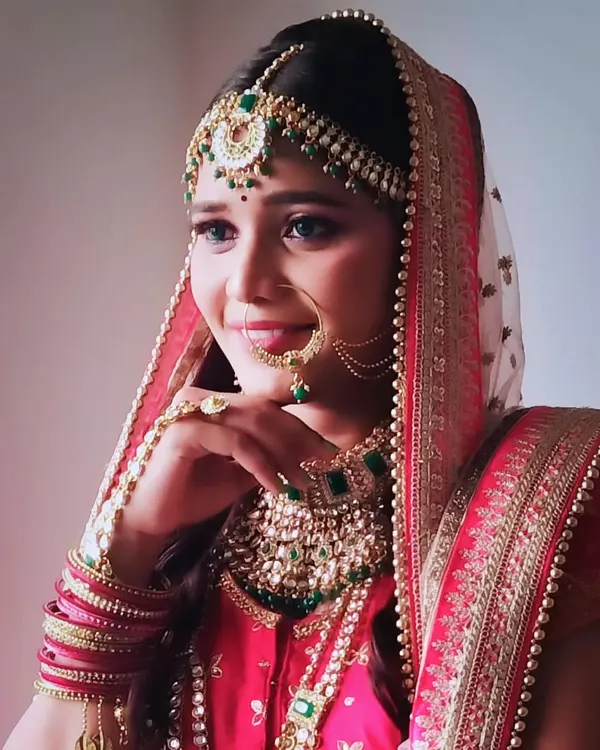 This is the kind of flawless, professional bridal makeup you will learn to create. We focus on achieving a radiant look that is perfect for photographs and lasts all day.