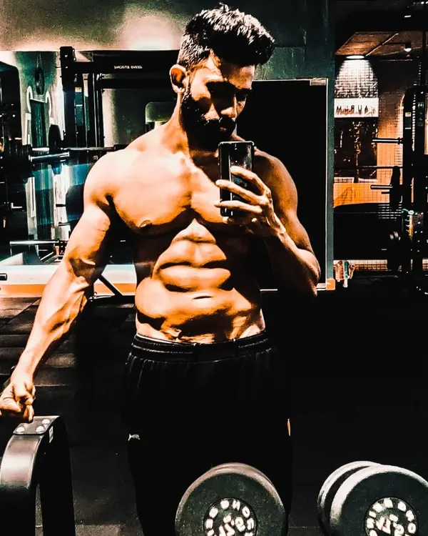 This is what happens when you stop making excuses and start putting in the work. My coaching is designed for real results, focusing on fat loss and muscle hypertrophy to build a lean, powerful physique.