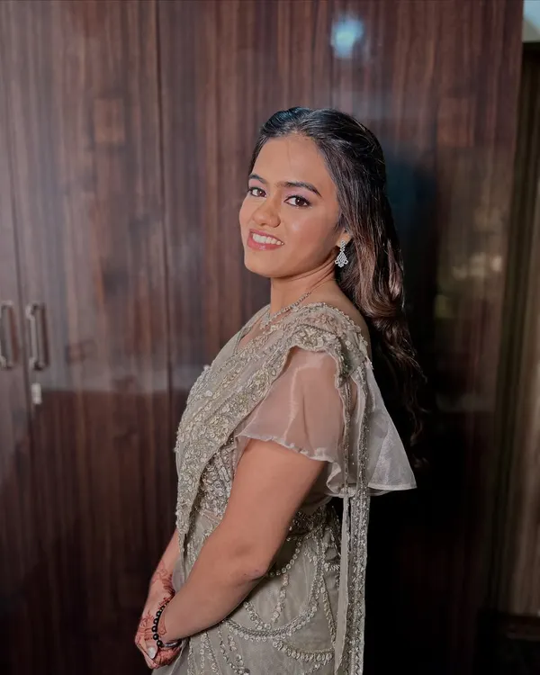 Soft glam with a moonlit glow. This look is all about subtle skin, shimmer lids, and effortless elegance for a sophisticated party look.