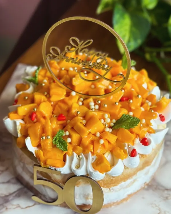 Mango season is here! Our best-selling Mango Tres Leches, Mango Blueberry, and other mango delights are back. They are fresh, juicy, and the perfect way to celebrate summer.