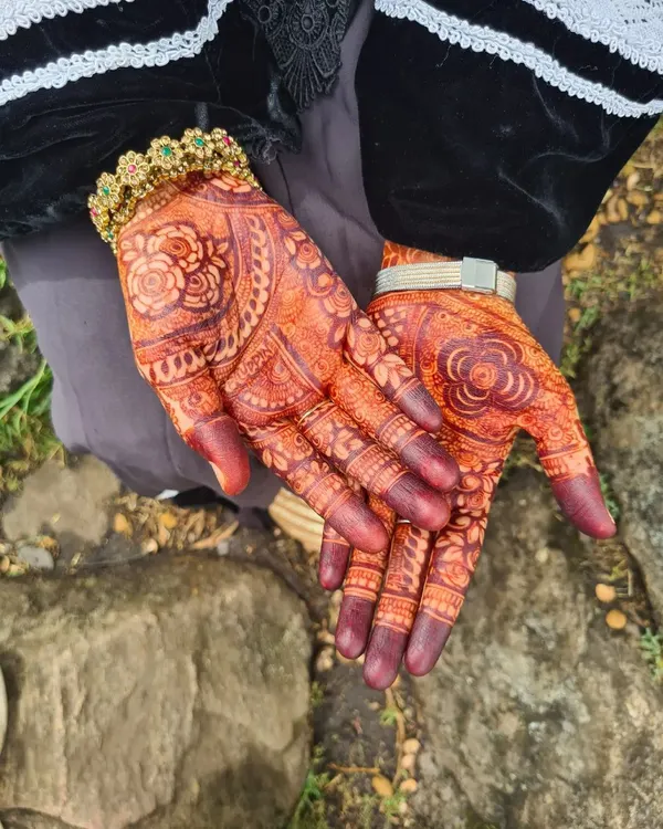 The perfect Day 1 stain from my special bridal blend cones. You can see the rich orange-red color starting to deepen, a sign of pure, natural henna.