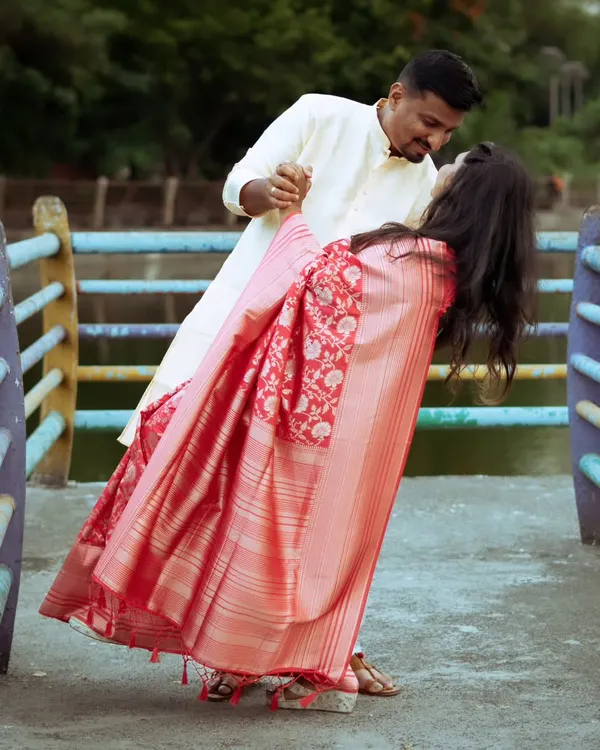 I love capturing those movie-like moments. For this pre-wedding shoot by the lake, we waited for the perfect light and let the couple get lost in their own world, creating a truly romantic and candid portrait.
