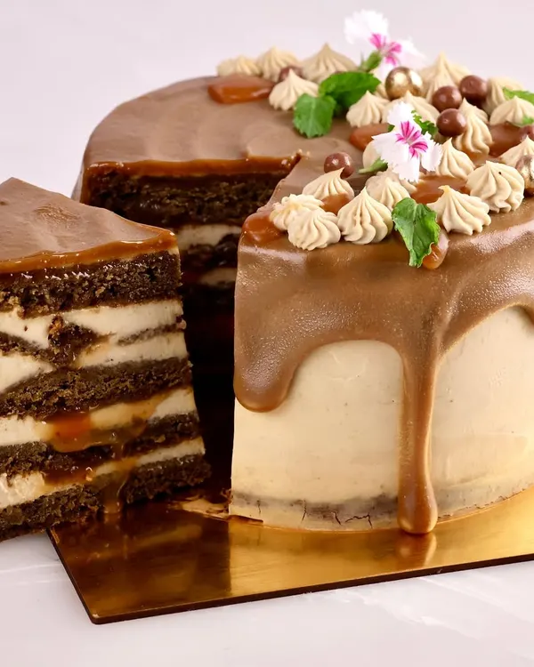These cakes have no business being this good. Made without gluten, dairy, or refined sugar, they are pure magic, using millet and almond flour for a moist, rich, melt-in-your-mouth texture.