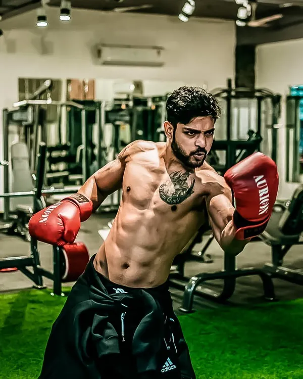 To win in a fight, you first have to win in your mind. I train you to be a winner, not a looser. This is what focus and hard work look like.