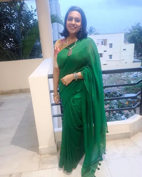 Our lovely customer Vaishnavi looking elegant in our green Khadi cotton saree. The simplicity of the saree is perfect for a graceful, sophisticated look.