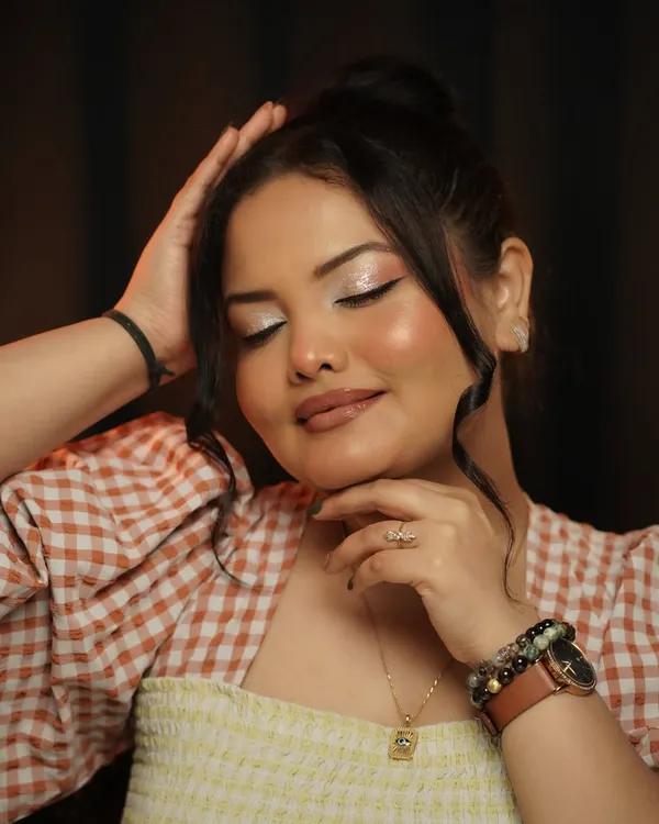 A soft, glowy, and juicy makeup look I created for a personal shoot. I love playing with textures and finishes to create looks that feel effortlessly glamorous.