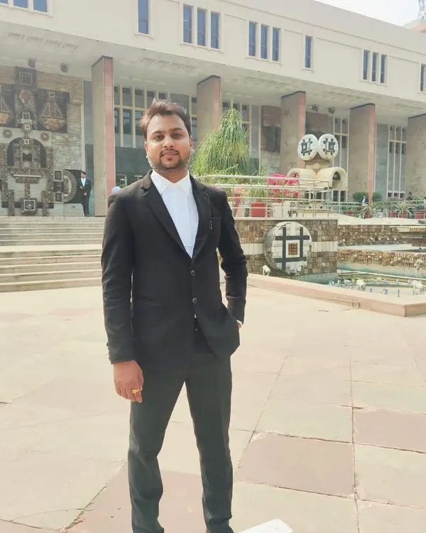 A moment outside the Delhi High Court. I am prepared to take your property inheritance or ownership dispute to the necessary judicial level to fight for your rights.