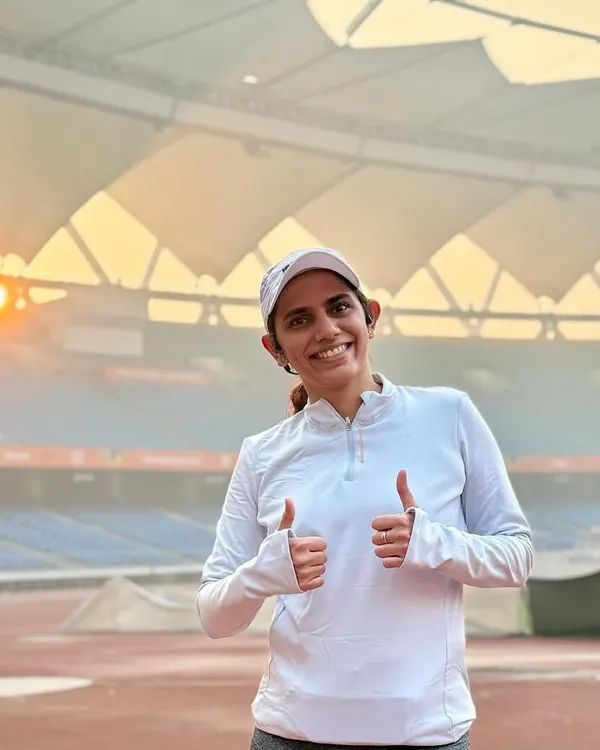 Sun's out, smiles out. A great moment captured during a run at the stadium. I educate every person I see at my clinic so they can be more themselves, not a new version.