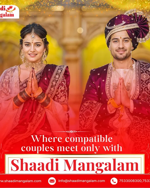 A Maharashtrian couple in traditional attire, ready to begin their life together. We ensure every cultural detail, like the distinctive 'pheta' and 'mundavalya', is honored.