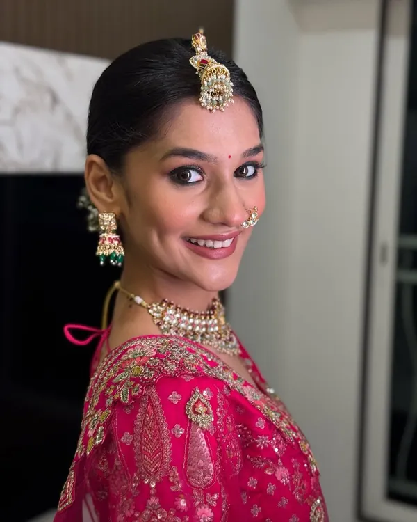 This is the glow I live to create. A close-up of this beautiful bride shows my signature soft glam makeup, focusing on a dewy, flawless base and eyes that sparkle with happiness.