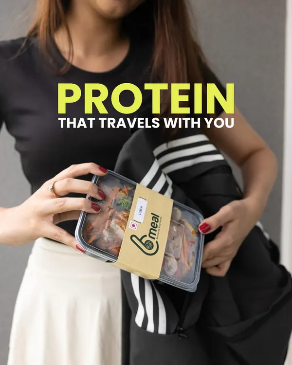 Our Protein Boost Plan is designed for your active lifestyle. This image shows how convenient it is to take your high-protein meal with you to the office or the gym. No compromises, just balanced nutrition that travels with you.