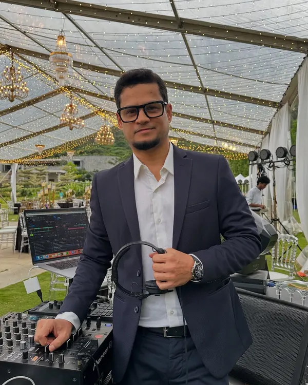 All set and ready to rock a wedding reception and afterparty. I always dress professionally to match the occasion of your special day.