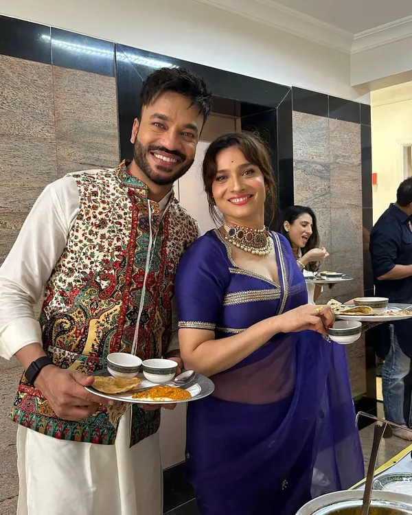 The fantastic duo Ankita Lokhande and Vicky Jain lighting up our catering event. When you book with me, you get the same star-quality food and service that B-town loves.