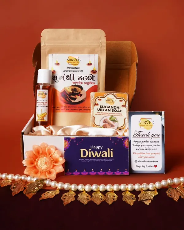 This Diwali, gift the ritual of a rejuvenating Abhyang Snan. This kit includes my herbal Sungandhi Ubtan, Abhyang Oil, a matching soap, and a candle, all packed in a lovely gift box.