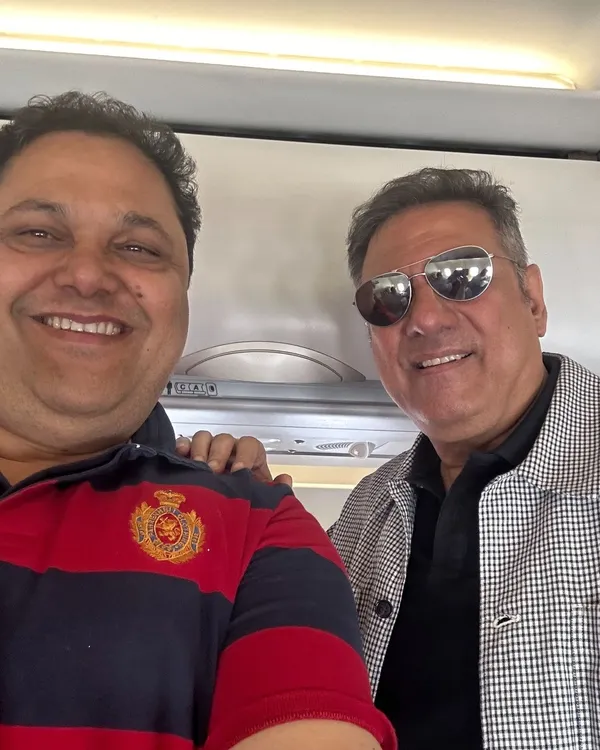 It was a pleasure to travel with acclaimed actor Shri Boman Irani. We were on the same flight to Kolkata, where I was heading to attend a matter, and it is always nice to interact with such a down-to-earth person.