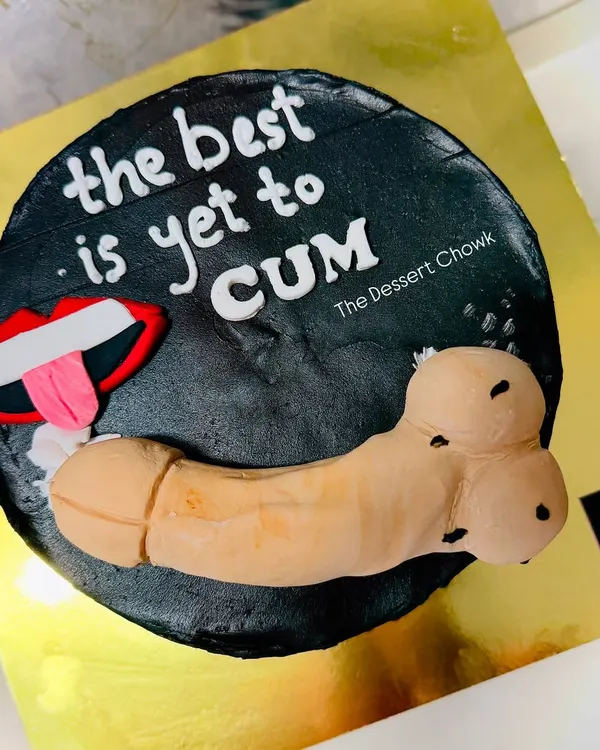 A naughty and fun cake for a bachelorette party. I'm always up for creating cheeky and adult-themed cakes to make your celebration unforgettable.