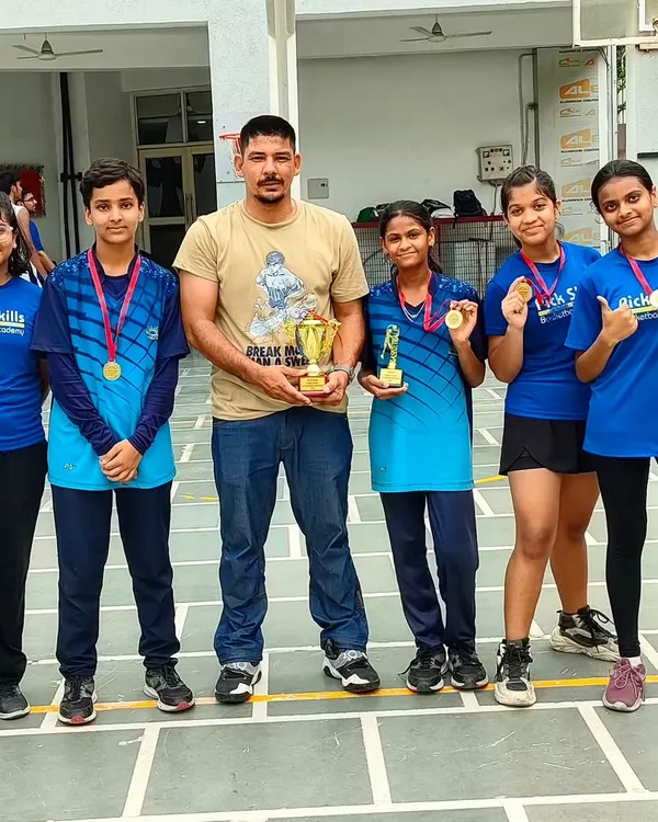 This is what hard work looks like. I am incredibly proud of our Pick Skills girls team, who earned their medals and the winner's trophy at the Hustle House 3x3 Basketball Tournament. We train to compete, and moments like these prove our dedication pays off.