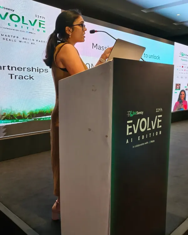 Hosting the 11th Evolve AI Edition summit, a high-profile event focused on WhatsApp growth strategies. I am adept at managing the stage for knowledge-sharing and tech-focused conferences.