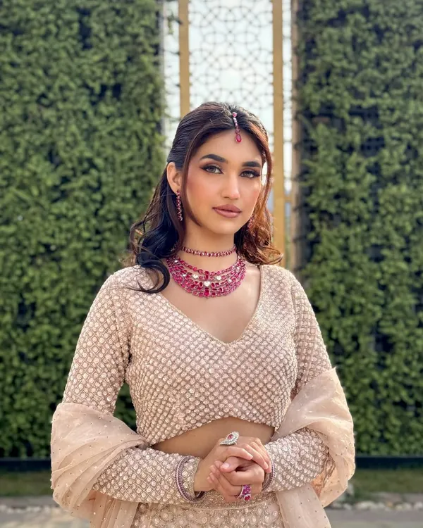 This is what I call main character energy. I create soft glam looks that are natural but elevated, ensuring you are the star of your special day.