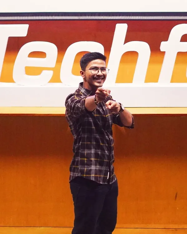 Performing at IIT Bombay for their Techfest was a dream come true. I may not have studied at an IIT, but I am blessed to perform my art at these prestigious institutions.