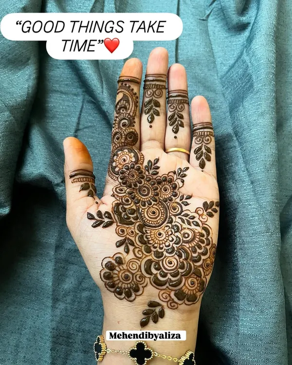 Good things take time. This intricate floral and paisley design shows the beauty of a fresh henna application. The details are so delicate.