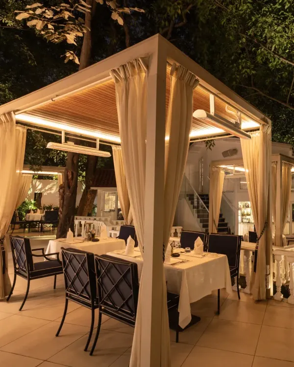 Your private haven for the evening. Our cabanas offer the perfect blend of privacy and comfort, allowing you to dine under the stars in a setting that feels a world away.