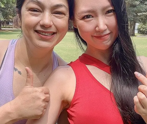 A happy selfie with my student Erica after a fantastic private session. Her kind words about my teaching style and the positive energy she gained mean the world to me.