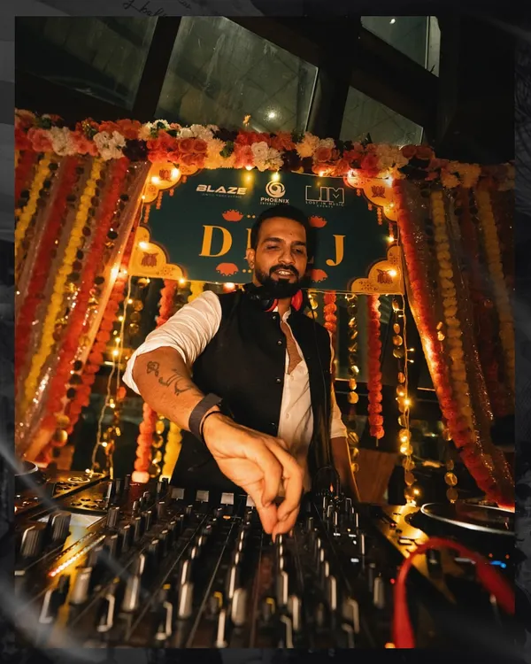 A full-on filmy DDLJ night at Baglami Mumbai. I curated a special set with all the classics, and the crowd knew every single word.