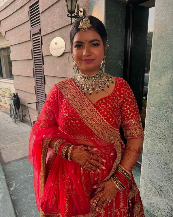 This is what my work is all about: a radiant bride, happy and confident in her own skin. This photo was taken in natural daylight with no filters, showing a fresh and lasting makeup look that’s perfect for a day wedding.