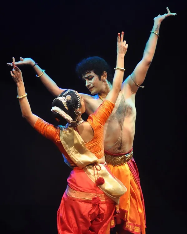 A moment of connection from my duet 'Converse'. The piece is a conversation between two dancers and two dance forms, exploring themes of harmony and contrast.