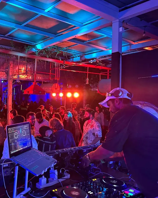 This is the energy I bring. A killer session at Geist Brewing Co., with the crowd going wild. When I'm on the decks, we create mayhem together.