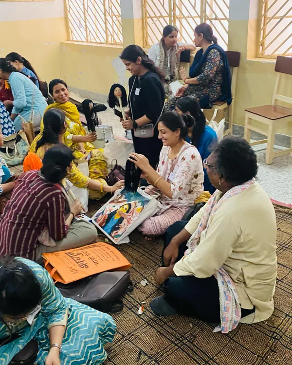 A wonderful first day of a puppet making workshop at J.B. Academy in Ayodhya. Teachers and adults join in, learning the craft alongside the children.