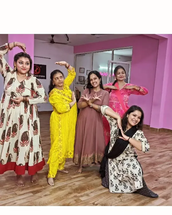 A beautiful moment from a semi-classical dance workshop held at my studio. I love collaborating with other artists to offer diverse experiences.