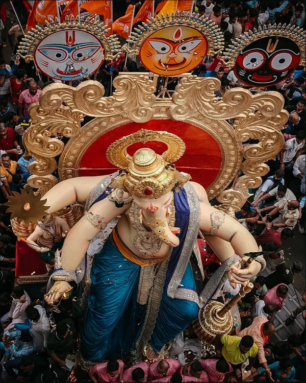 For me, event photography is about getting right into the heart of the energy. This shot of Chinchpoklicha Chintamani's arrival procession captures the sheer scale and devotion of the Ganesh Chaturthi festival, a moment where the entire city feels connected.