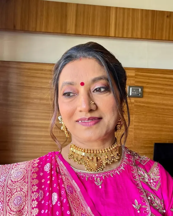 A timeless beauty for her son’s big day. I specialize in mature skin makeup, ensuring a smooth, radiant finish that enhances elegance and photographs beautifully.