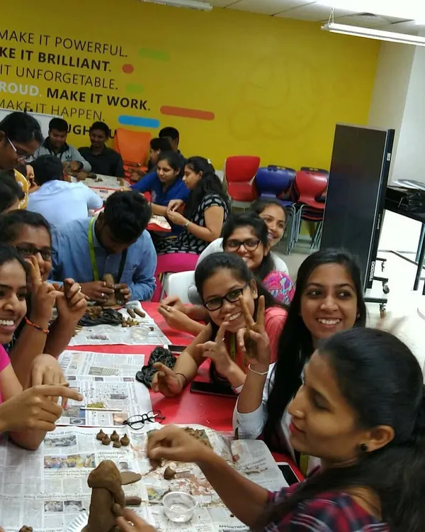 The energy in the room during a corporate workshop is always amazing. This team-building session was filled with smiles, collaboration, and some friendly competition to create the best sculpture.