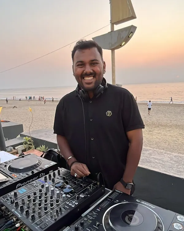 There's nothing like a sunset DJ set by the sea. I specialize in creating the perfect soundtrack for sundowner events, blending chill electronic music with popular hits.