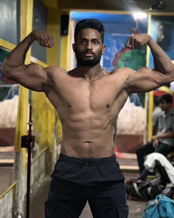 A small muscle tear can't tear my mindset. This photo shows my physique and my determination to push through injuries. A wounded lion is always dangerous.